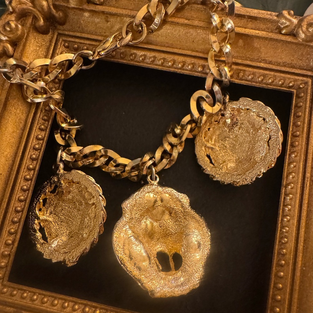 Gold Lion VTG Charm Bracelet - Picture 8 of 11